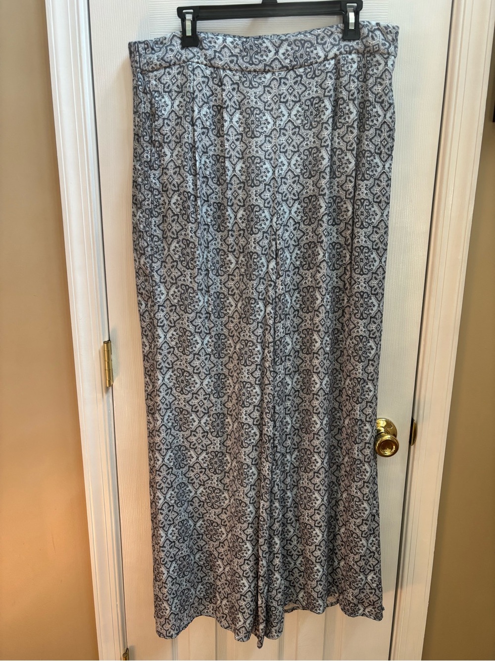 Wonderly Woman’s Blue & White Lined Wide Leg Palazzo Pants, Size XL, NWOT - Picture 3 of 6
